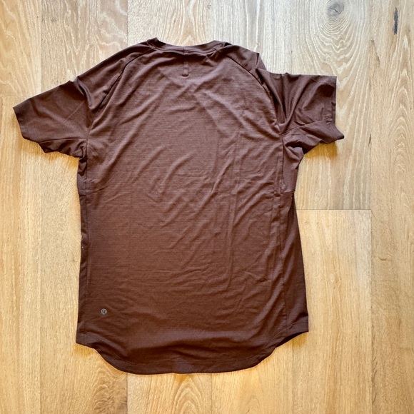 Lululemon Size L Drysense T-Shirt - Picture 2 of 2